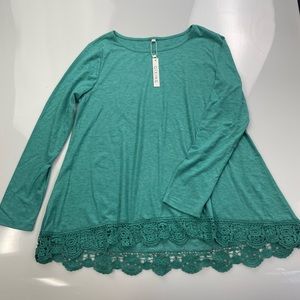 QIXING woman’s blouse size L